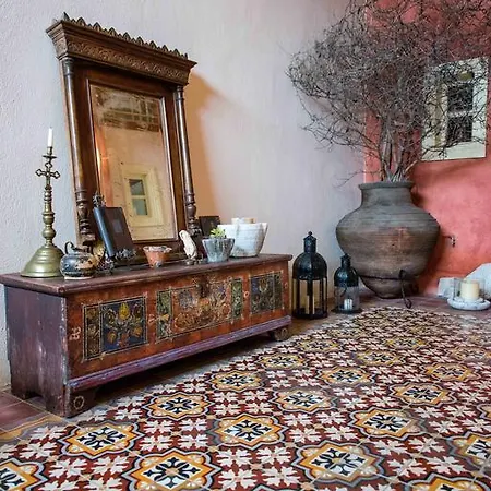 Villa Mulberry House
