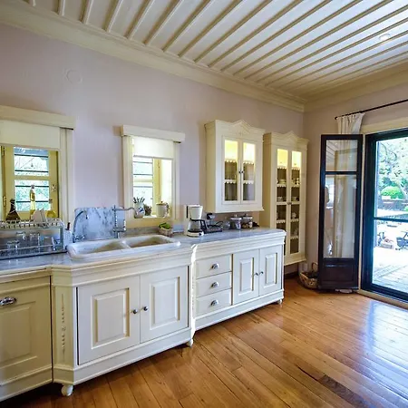 Villa Mulberry House